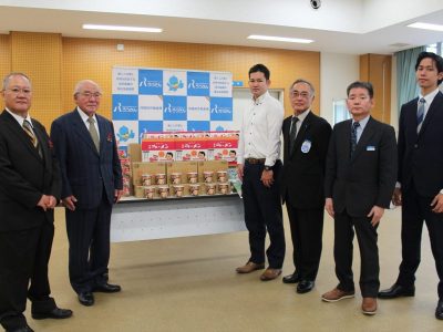 沖縄県労働金庫　与那原支店様より食料品の寄贈がありました