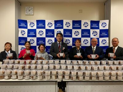 JA女性部から味噌の寄贈がありました