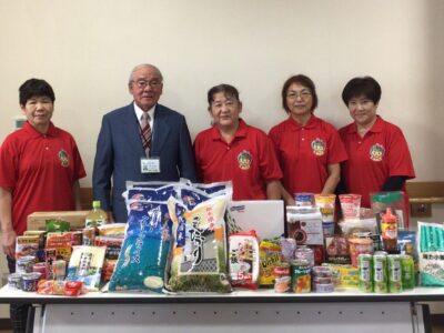 町女性連合会から食料品の寄贈がありました