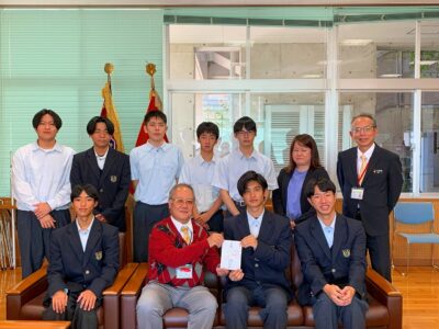 南風原高等学校・高等支援学校から寄附金をいただきました