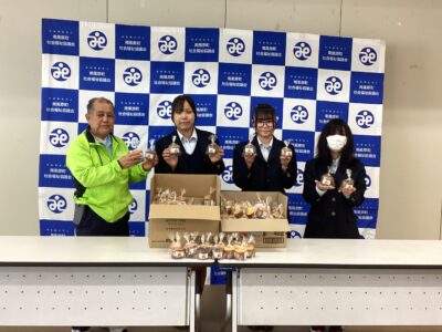 南風原高校の生徒さんから「手作りマフィン」の寄贈いただきました